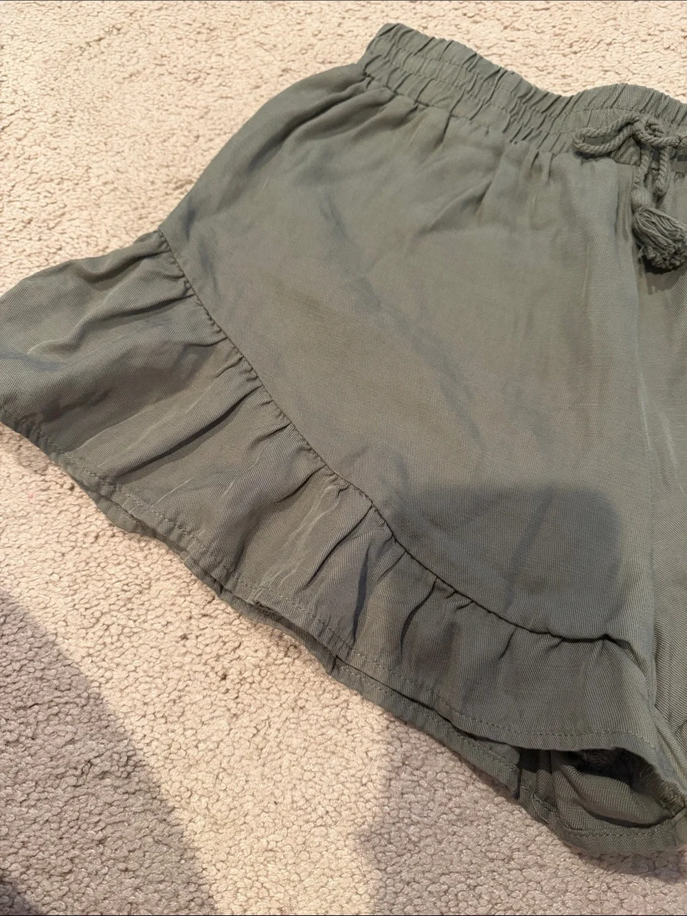 Art class Olive Green Ruffle Hem Shorts sz 10/12